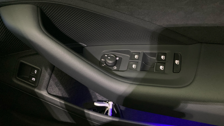 Volkswagen Passat 1.5 TSI eHybrid 272 R-Line 5dr DSG Estate